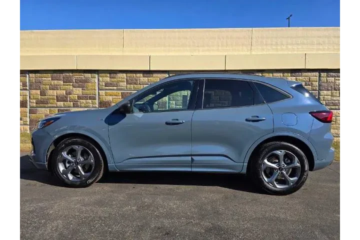 $21624 : Ford Escape 2023 ST-Line 4dr image 7