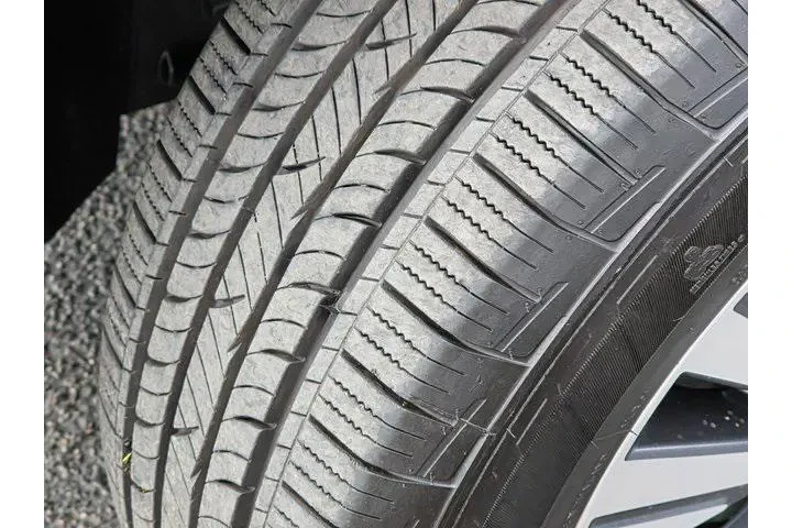 $19888 : Nissan Rogue 2023 SV 4dr Cro image 9