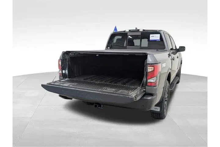$39998 : Nissan Titan 2022 4x4 SV 4dr image 8
