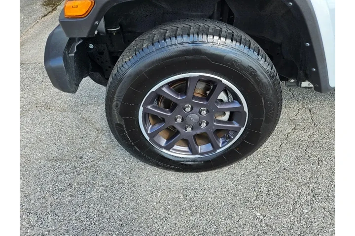 $29774 : Jeep Gladiator 2023 4x4 Over image 9