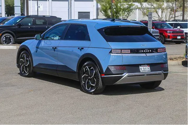 $24792 : Hyundai IONIQ 5 2024 SEL 4dr image 2