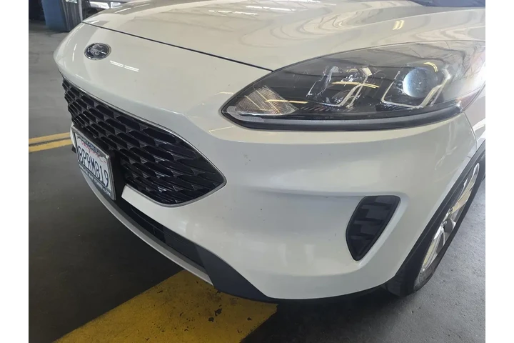 $16950 : Ford Escape 2020 SE 4dr SUV image 2