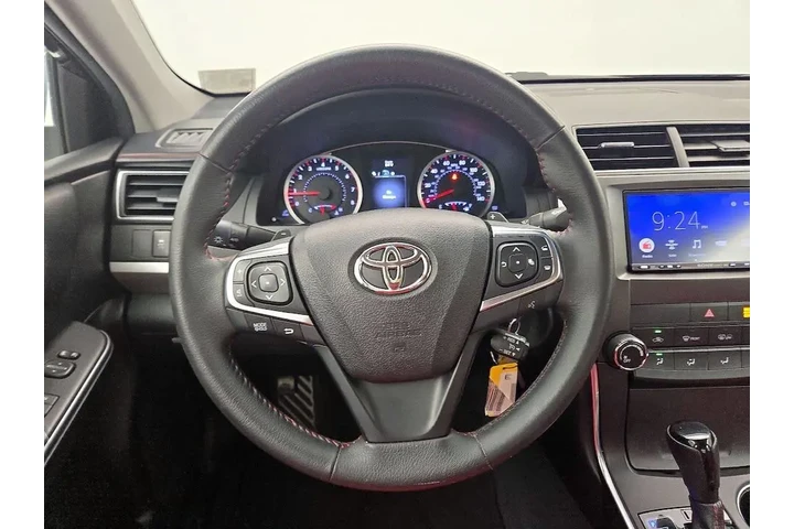 $15998 : Toyota Camry 2017 LE 4dr Sed image 10