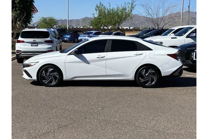 $22990 : Hyundai ELANTRA Hybrid 2025 image 6