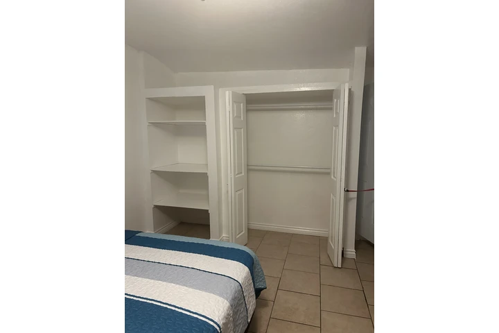 $1300 : RENTO STUDIO EN COMPTON image 3