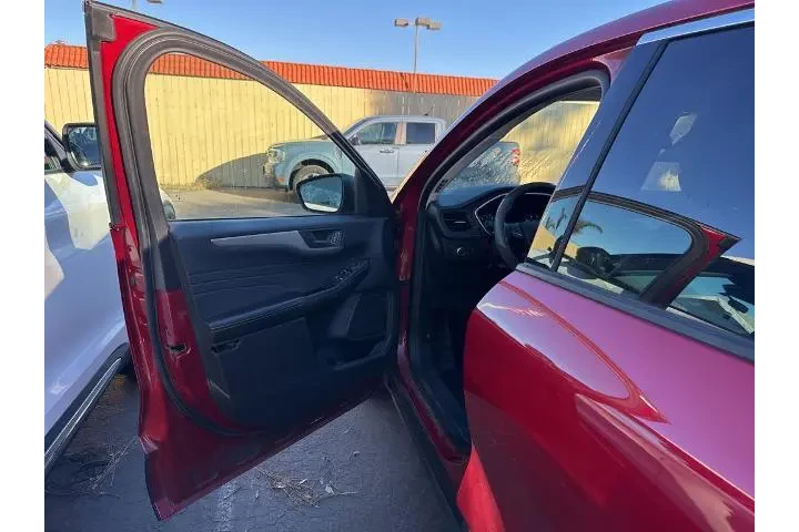 $17876 : Ford Escape 2022 SE 4dr SUV image 6