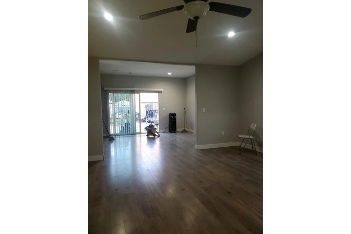 $1950 : Estudios de renta image 8