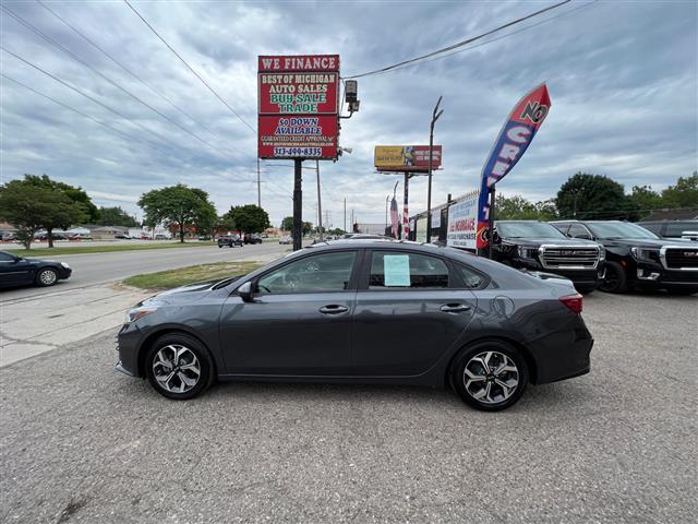 $12500 : 2019 Forte image 9