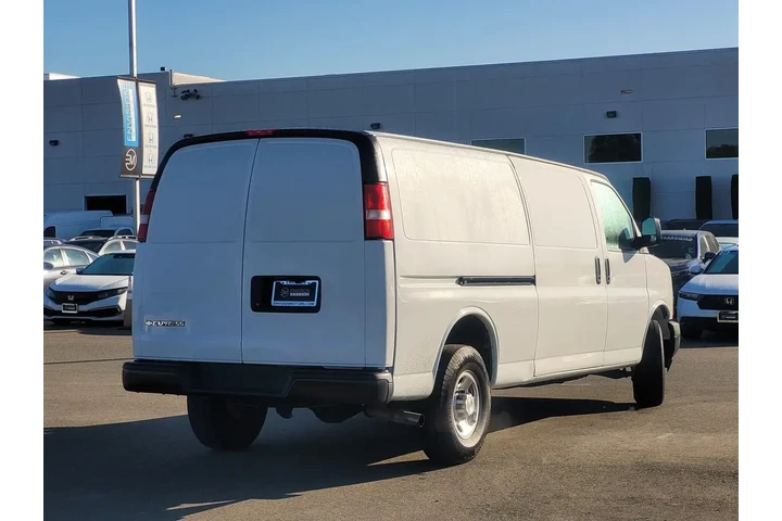 $28798 : Chevrolet Express 2023 2500 image 5