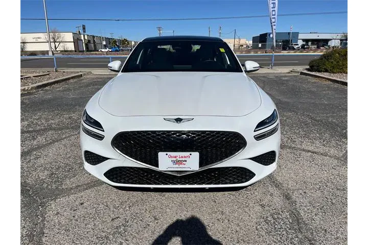$33338 : Genesis G70 2023 AWD 2.0T 4d image 2
