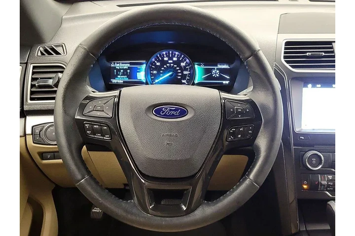 $17998 : Ford Explorer 2017 AWD XLT 4 image 10