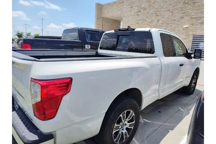 $38995 : Nissan Titan 2024 4x4 SV 4dr image 6