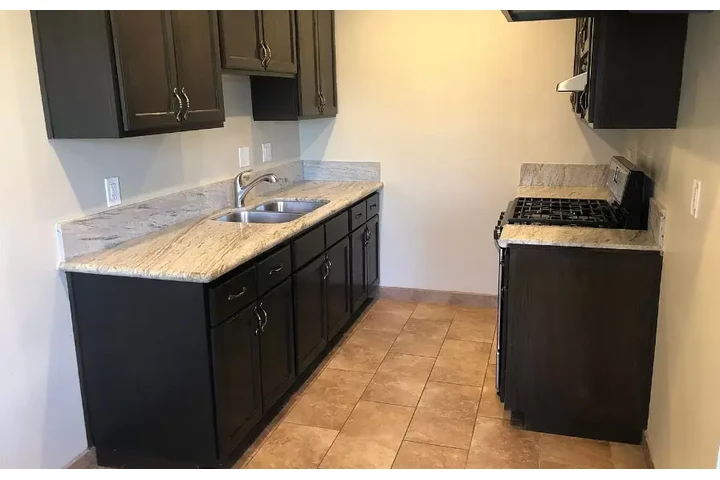 $1100 : Hawthorne ubicado en el centro image 7