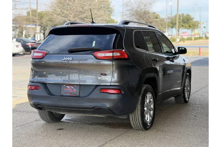 $11900 : 2017 Cherokee Latitude image 9