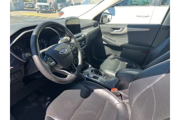 $20605 : Ford Escape 2022 SEL 4dr SUV image 2