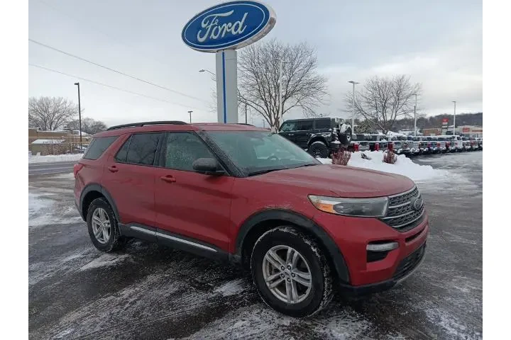 $29900 : Ford Explorer 2022 AWD XLT 4 image 2