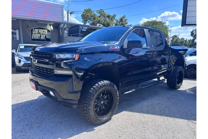 2022 Silverado 1500 LTD RST image 1
