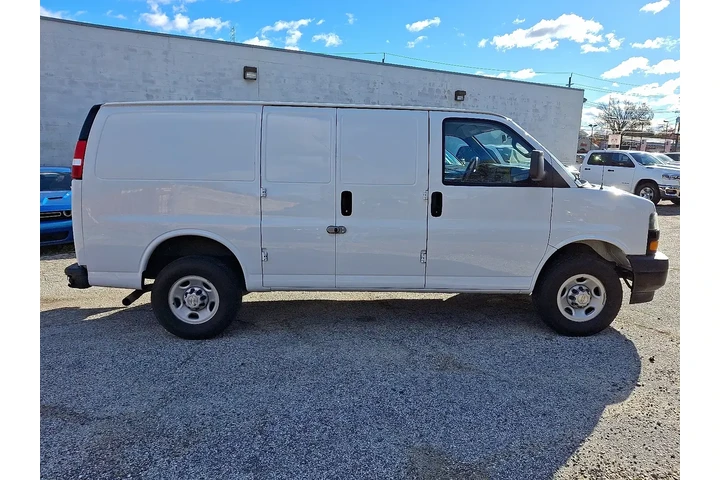 $25994 : Chevrolet Express 2023 2500 image 6