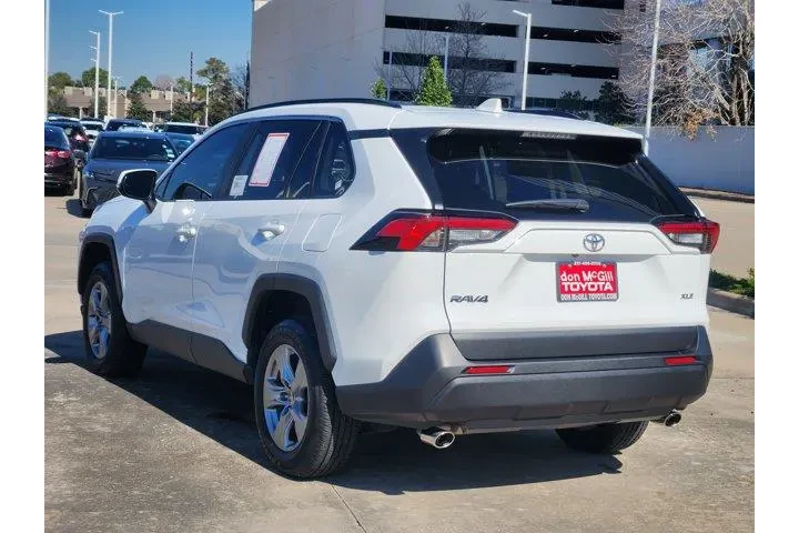 $29878 : Toyota RAV4 2025 XLE 4dr SUV image 5