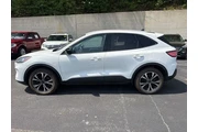 $21690 : Ford Escape 2022 AWD SE 4dr thumbnail