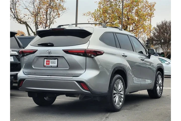 $44495 : 2024 Highlander Platinum image 5