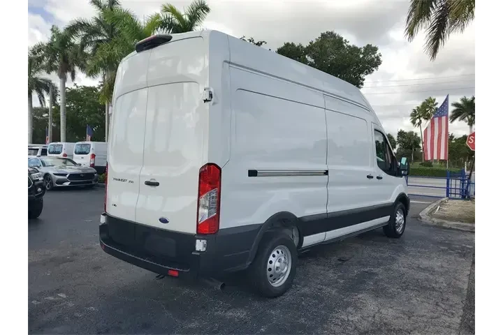 $37990 : Ford Transit 2023 AWD 250 3d image 3