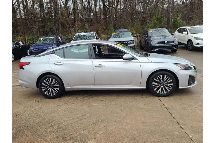 $19997 : Nissan Altima 2023 2.5 SV 4d image 4