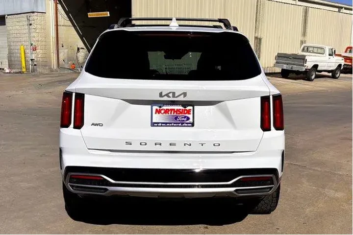 $26977 : Kia Sorento 2022 AWD SX 4dr image 6
