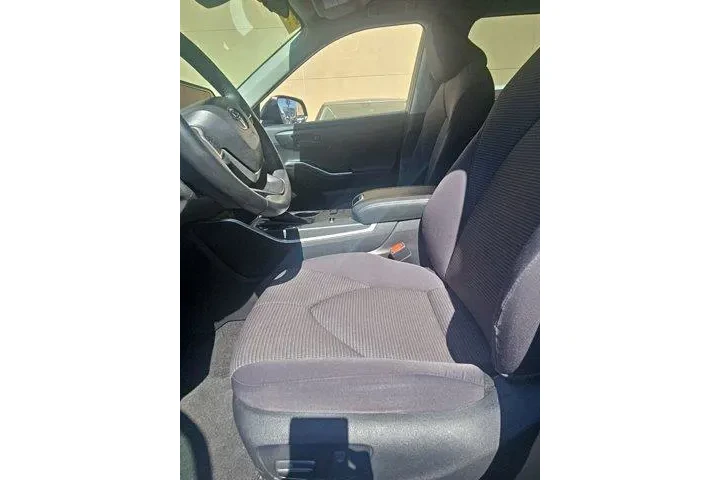 $37000 : Toyota Highlander 2025 LE 4d image 5