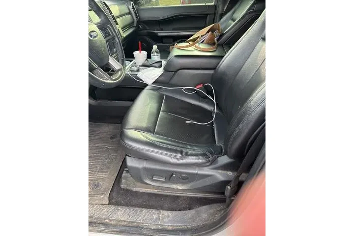 $25000 : Ford Expedition 2021 4x2 XLT image 6