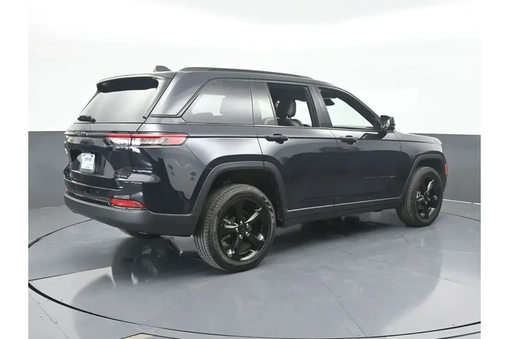 $32895 : Jeep Grand Cherokee 2024 4x4 image 6