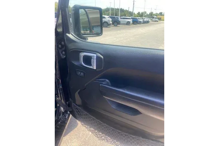 $28987 : Jeep Wrangler Unlimited 2021 image 10