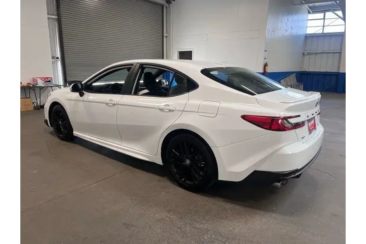 $28775 : Toyota Camry 2025 SE 4dr Sed image 5