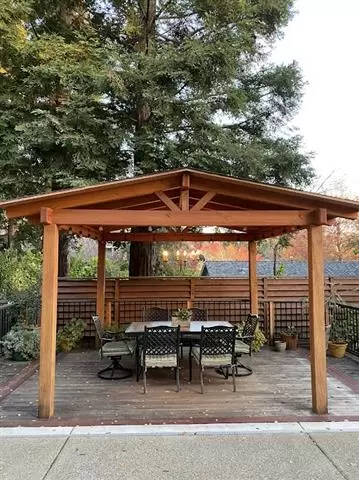 Custom Pergolas image 1