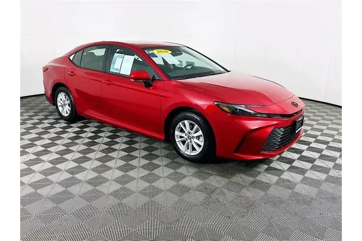 $31900 : Toyota Camry 2026 LE 4dr Sed image 1