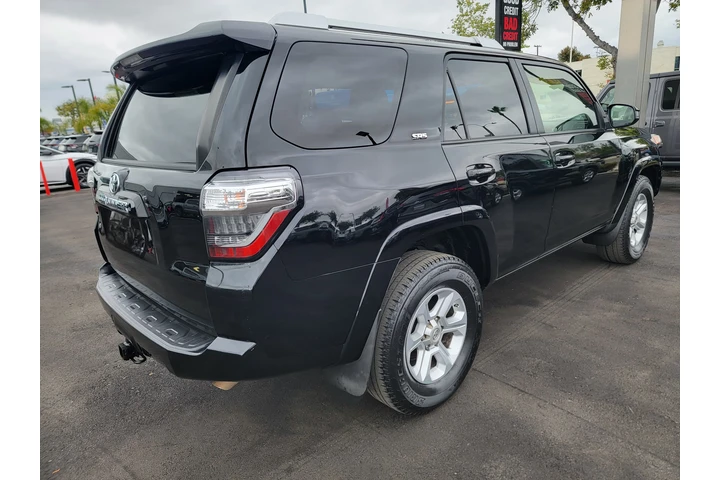 2017 Toyota 4Runner SR5 Sport image 4