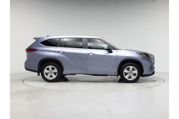 $30998 : Toyota Highlander 2023 AWD L image 7