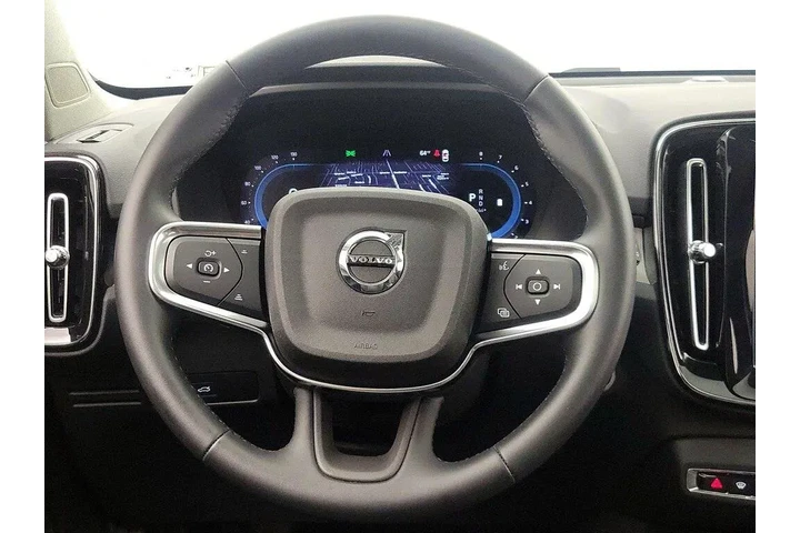 $33998 : Volvo XC40 2025 AWD B5 Plus image 10