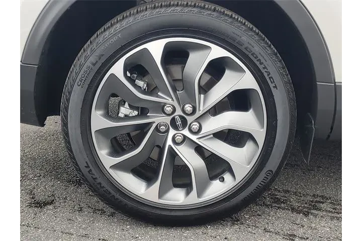 $34988 : Lincoln Nautilus 2022 AWD Re image 10