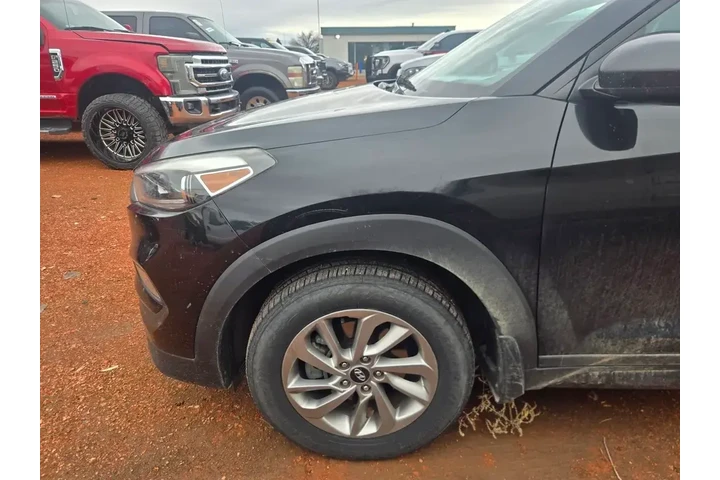 $12946 : Hyundai TUCSON 2016 AWD SE 4 image 3