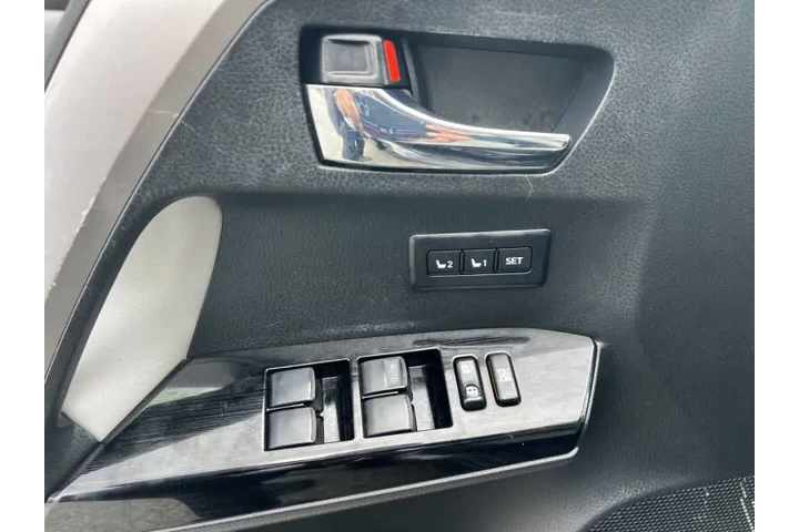 $19500 : 2017 RAV4 Hybrid Limited image 10
