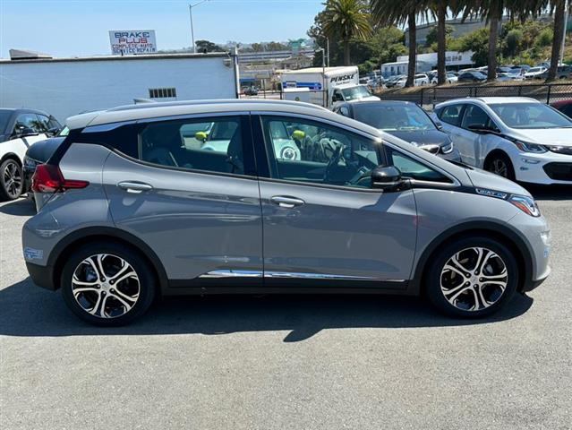 $17500 : Used 2021 Bolt EV Premier for image 4