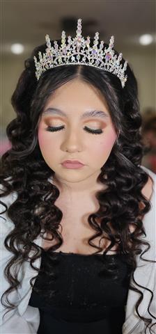 MAQUILLAJE Y PEINADO image 3