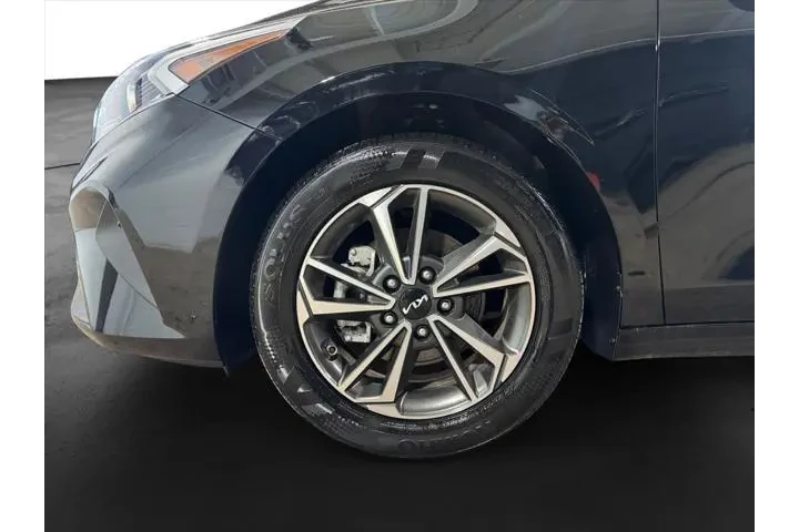 $18138 : Kia Forte 2023 LXS 4dr Sedan image 10