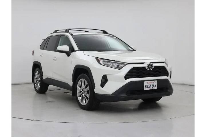 $26998 : Toyota RAV4 2021 XLE Premium image 1