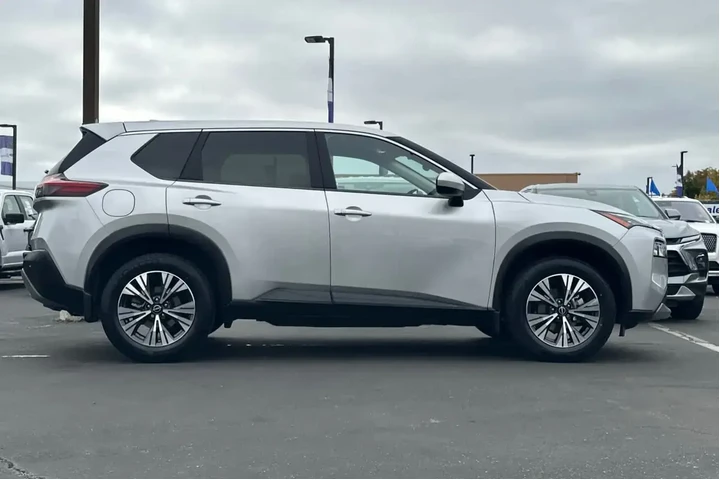$19500 : Nissan Rogue 2023 SV 4dr Cro image 9