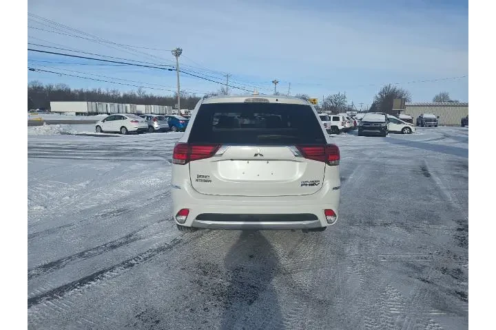 $15995 : Mitsubishi Outlander PHEV 20 image 4