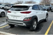 $12995 : Hyundai KONA 2022 AWD SE 4dr thumbnail