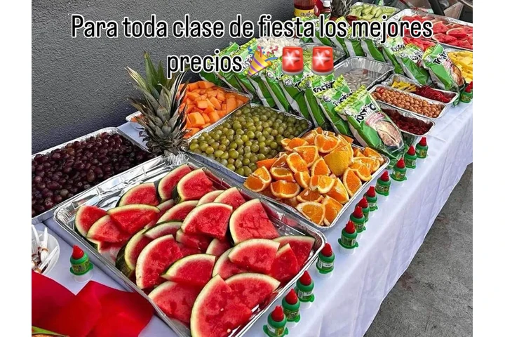 Mesa de frutas/tostilocos image 3