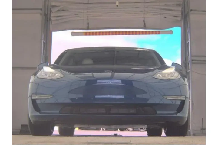 $31493 : Tesla Model 3 2023 AWD Perfo image 3